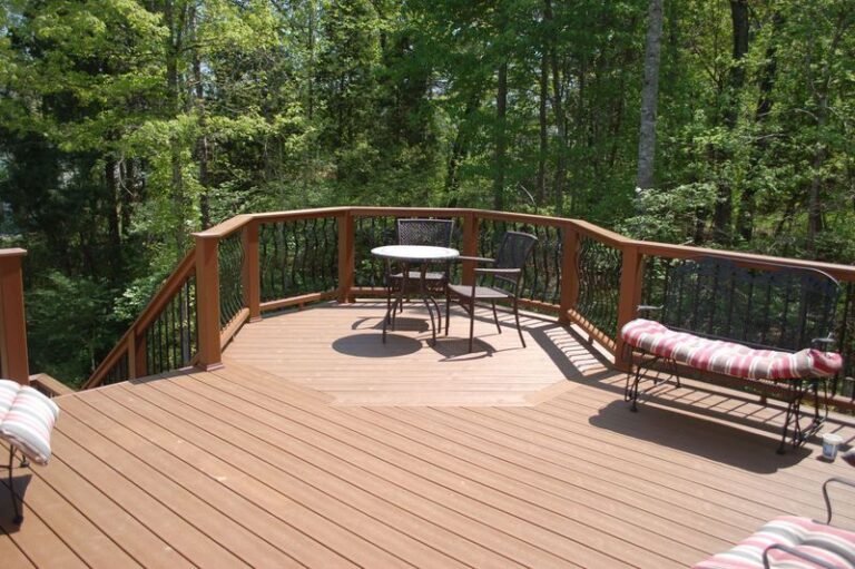 Why Hiring a Professional Deck Contractor is Worth It