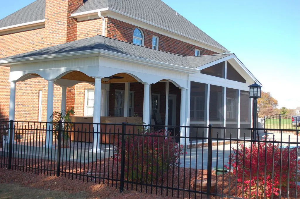 Custom Screened Porches photo 3